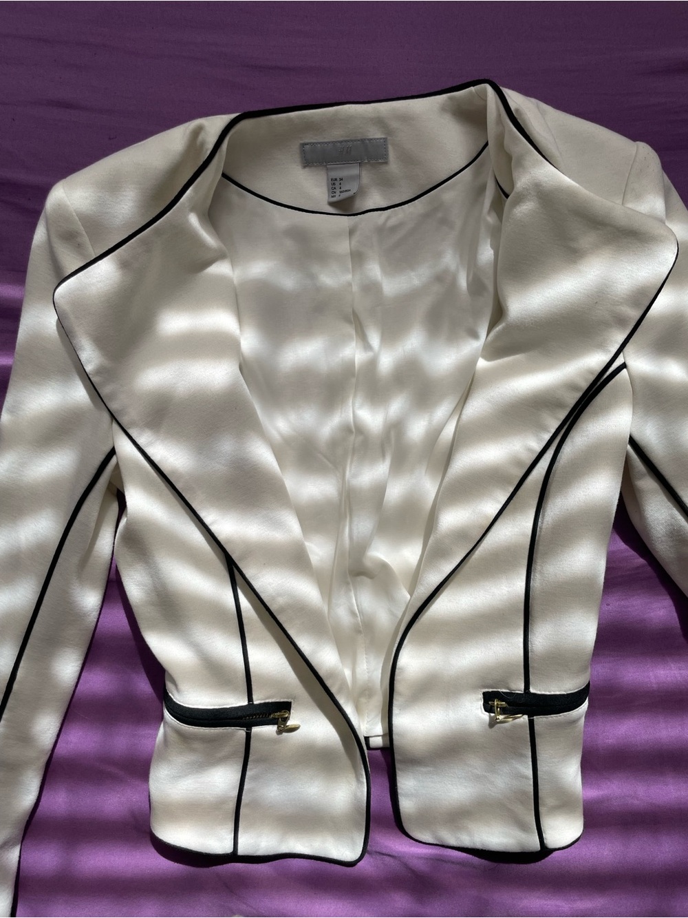 H&M White Jacket with Black Contrast Piping - Picture 4 of 11